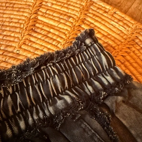 New Zenana Outfitters Black High Waist Fringed Hem Shorts - Picture 5 of 10